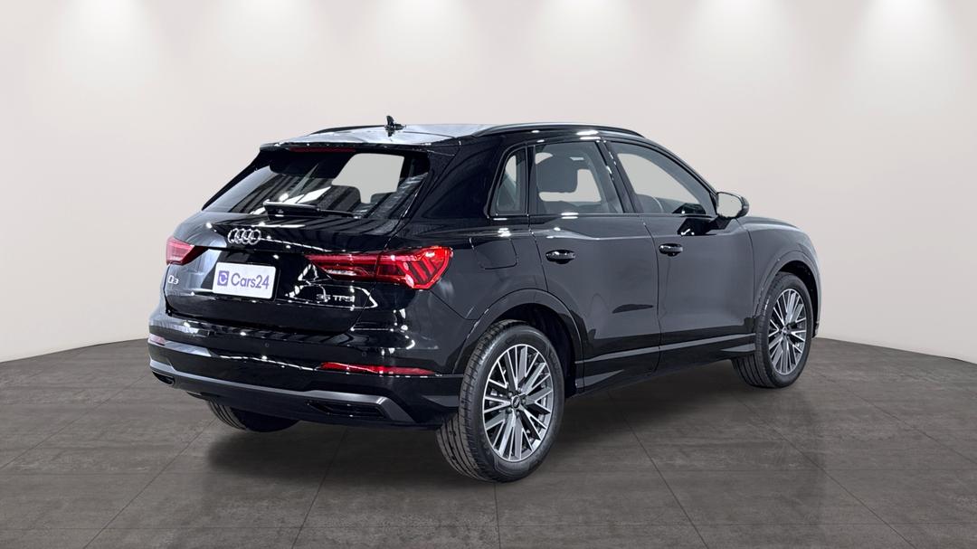 2022 Audi Q3 35 Tfsi, Automatic, 13655 km, Right Back Diagonal (45- Degree) View