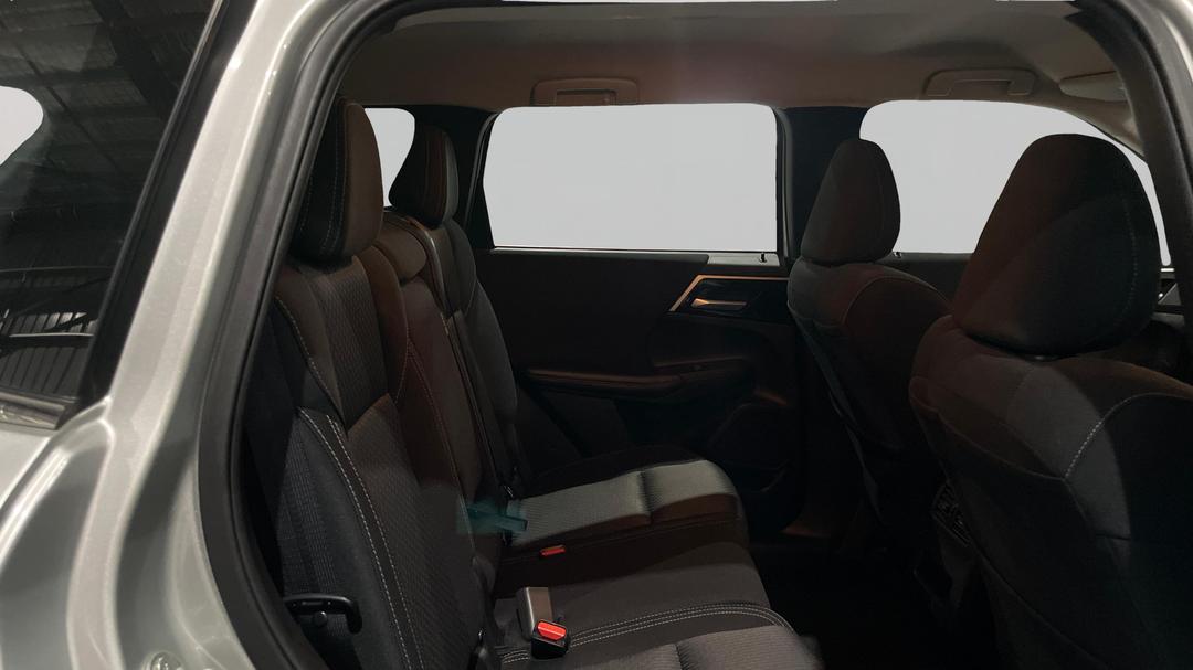 2024 Mitsubishi Outlander Es 7 Seat (2WD), Automatic, 57624 km, Right Side Rear Door Cabin View