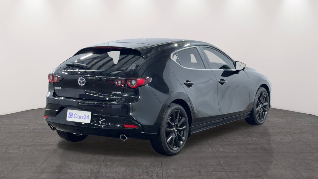 Right Back Diagonal (45- Degree) View