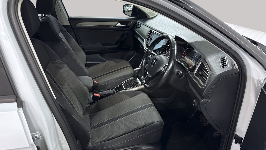 2021 Volkswagen T-roc 110tsi Style, Automatic, 57065 km, Right Side Front Door Cabin View