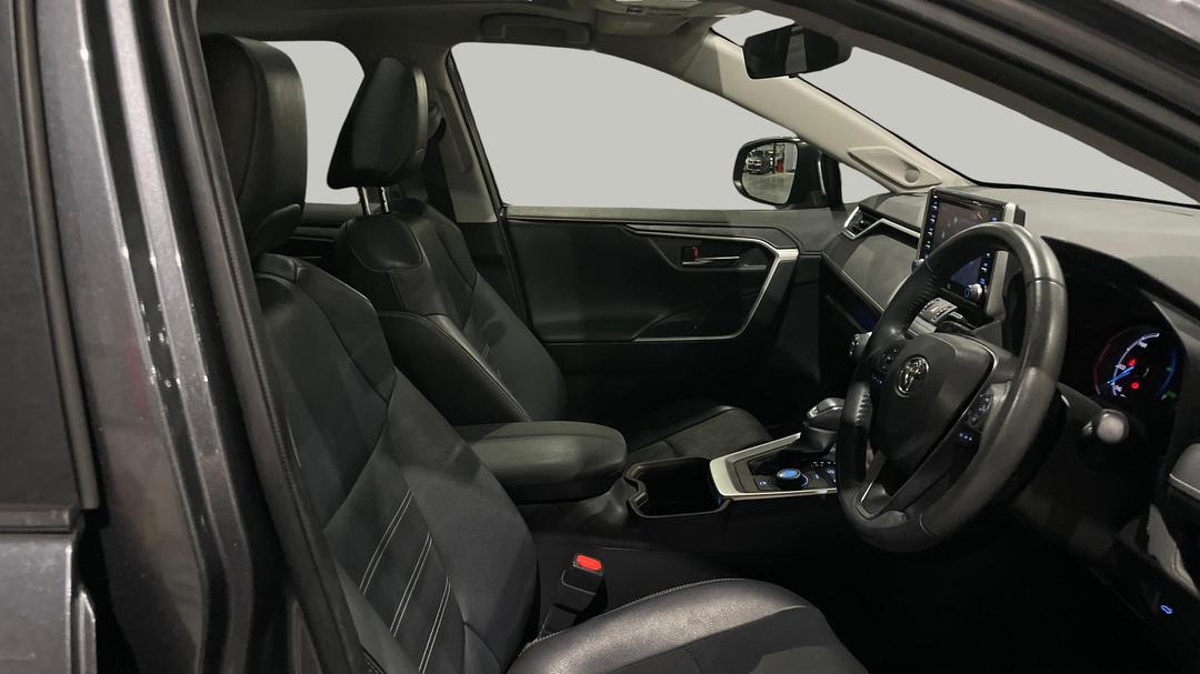 2021 Toyota RAV4 Cruiser (AWD) Hybrid, Automatic, 54076 km, Right Side Front Door Cabin View