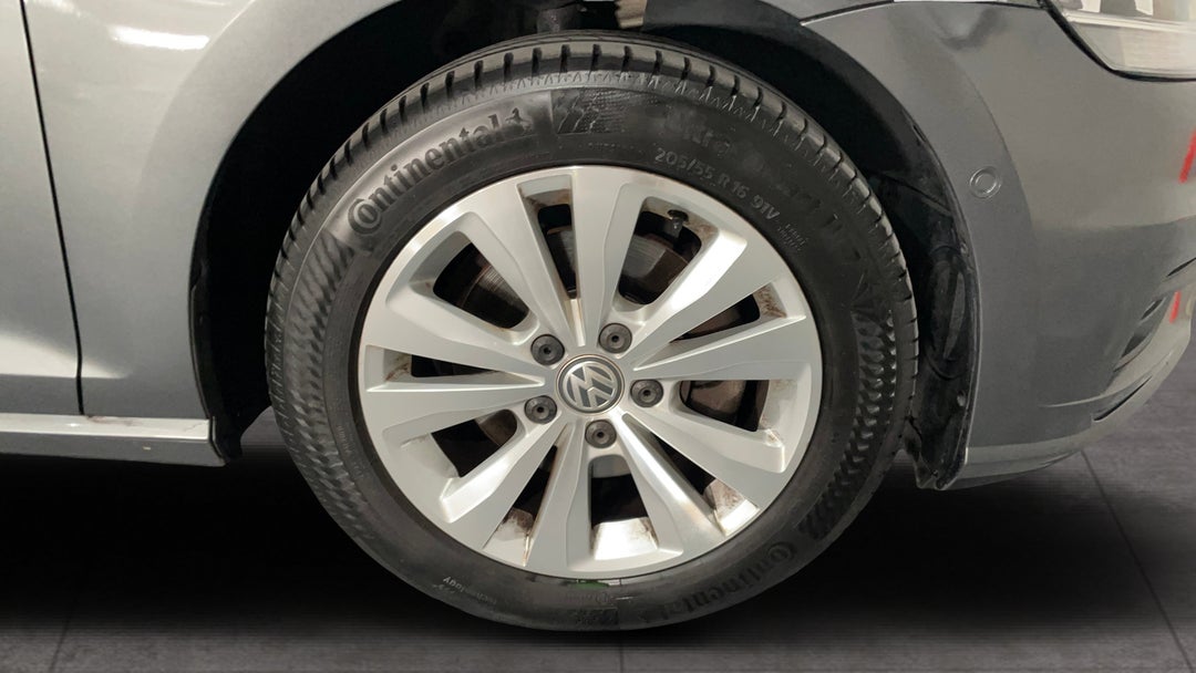 2018 Volkswagen Golf 110 Tsi Trendline, Automatic, 103584 km, Right Front Wheel