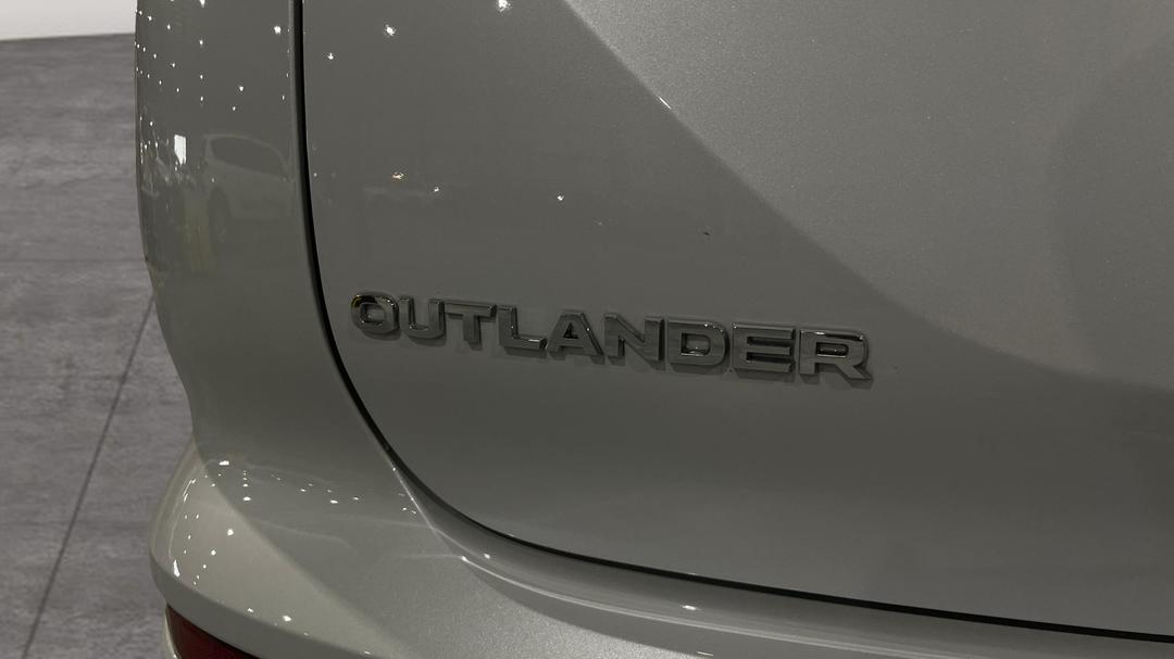 2024 Mitsubishi Outlander Exceed Tourer 7 Seat (AWD), Automatic, 31977 km, Badge (Boot Left Side)