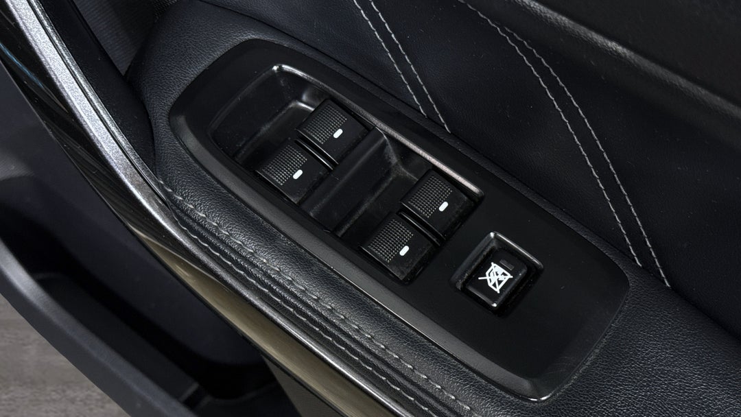 2019 Ford Everest Titanium (4WD 7 Seat), Automatic, 110075 km, Drivers Side Door Panel Controls