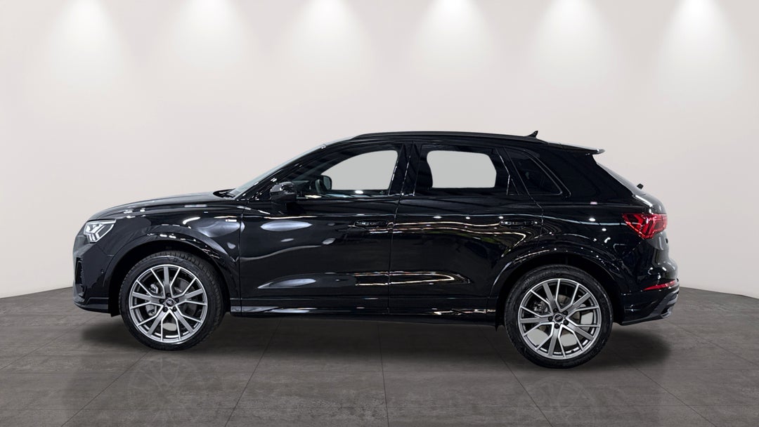 2025 Audi Q3 40 Tfsi Quattro S Line, Automatic, 10429 km, Left Side View