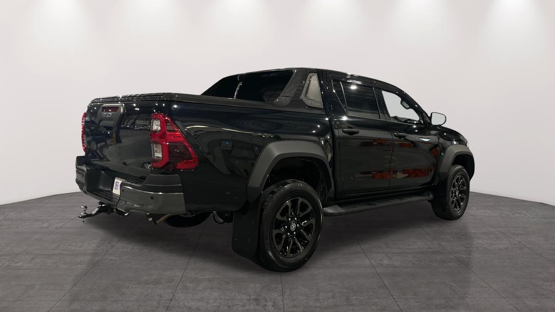 2024 Toyota Hilux Rogue 48v (4x4), Automatic, 9767 km, Right Back Diagonal (45- Degree) View