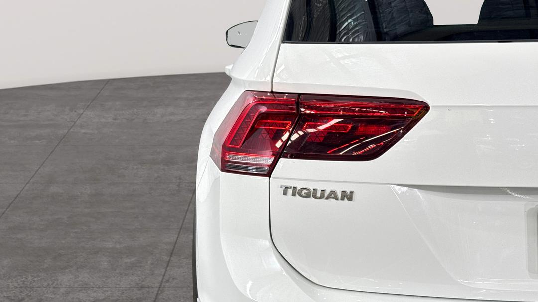 2020 Volkswagen Tiguan 162 Tsi Highline, Automatic, 53180 km, Badge (Boot Left Side)