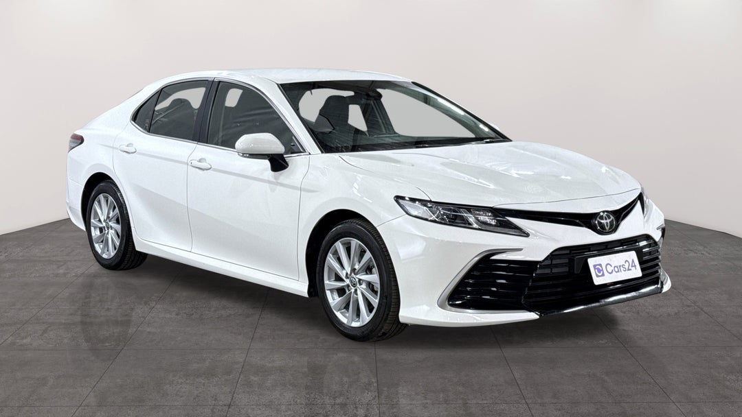 2024 Toyota Camry Ascent, Automatic, 50638 km, Right Front Diagonal (45- Degree) View