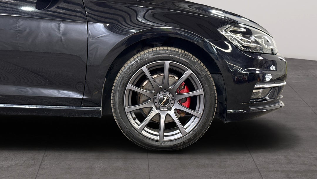 2018 Volkswagen Golf 110 Tsi Highline, Automatic, 85919 km, Right Front Wheel