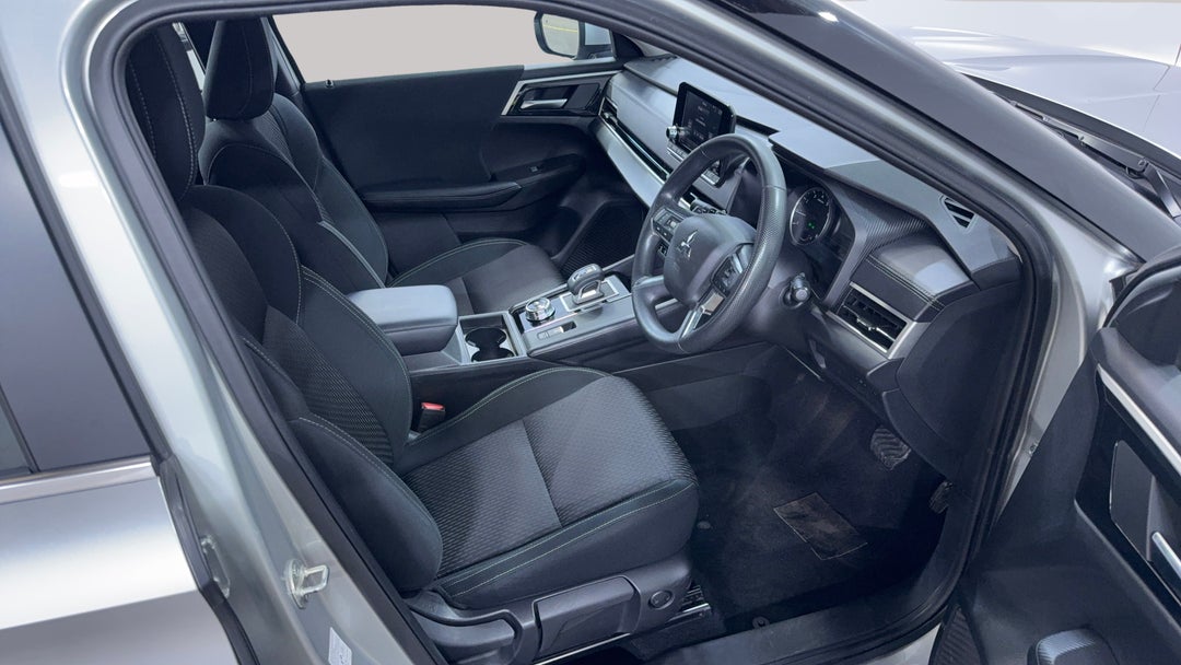 2024 Mitsubishi Outlander Es 7 Seat (2WD), Automatic, 51622 km, Right Side Front Door Cabin View