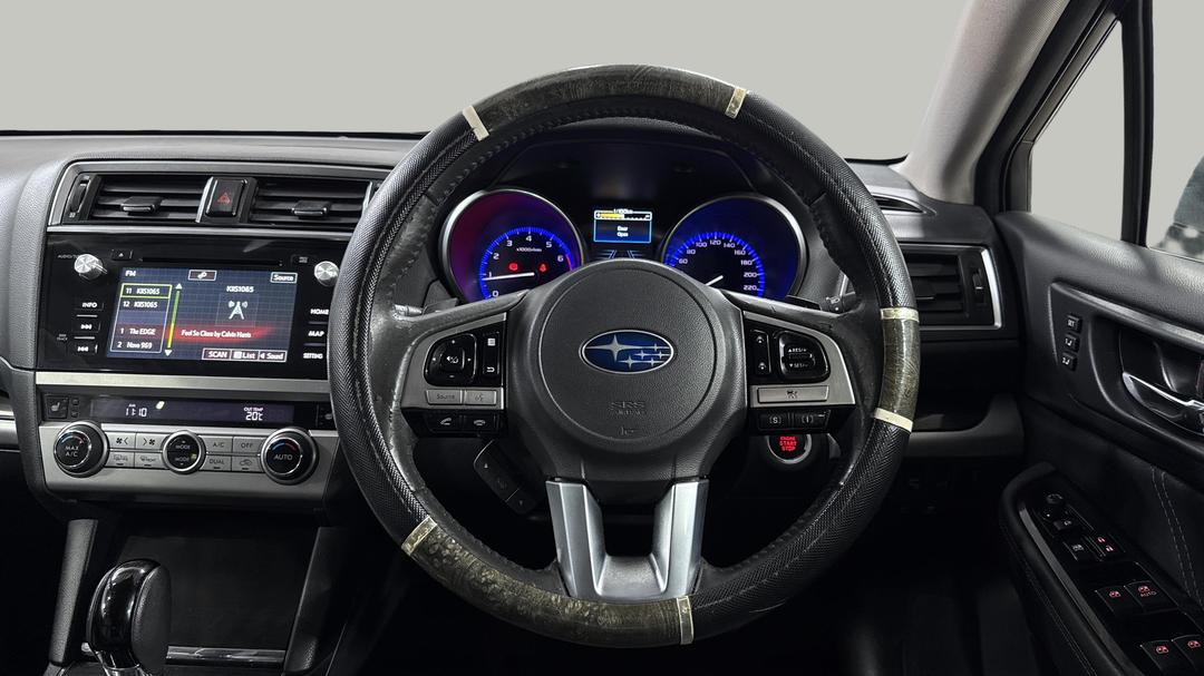 2016 Subaru Outback 2.5i Premium AWD, Automatic, 119746 km, Steering Wheel Close-up