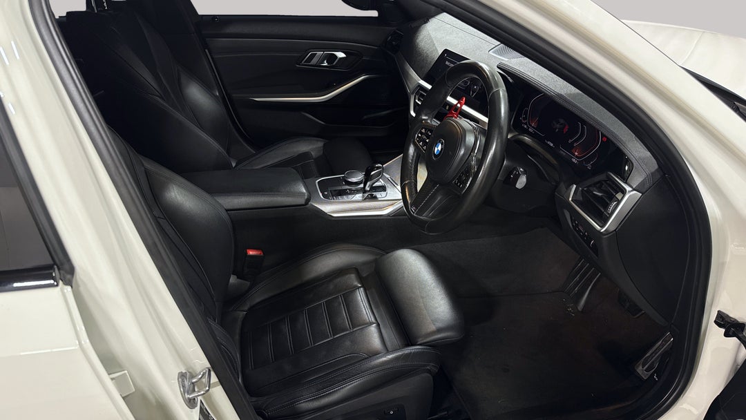 2019 BMW 3 30i M Sport, Automatic, 67038 km, Right Side Front Door Cabin View