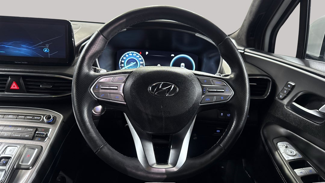 2023 Hyundai Santa Fe Highlander Crdi (AWD), Automatic, 38268 km, Steering Wheel Close-up