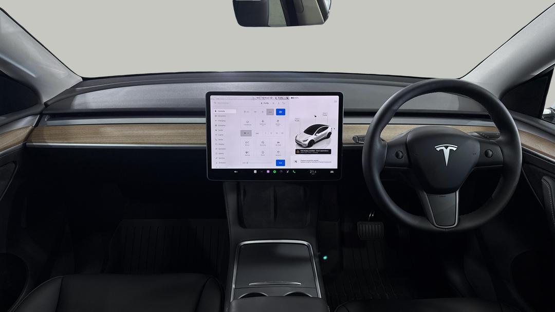 2024 Tesla Model Y Rear-wheel Drive, Automatic, 6383 km, Dashboard View