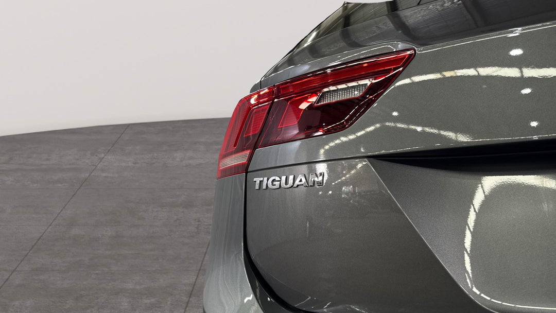 2019 Volkswagen Tiguan 132 Tsi R-line Edition, Automatic, 63435 km, Badge (Boot Left Side)
