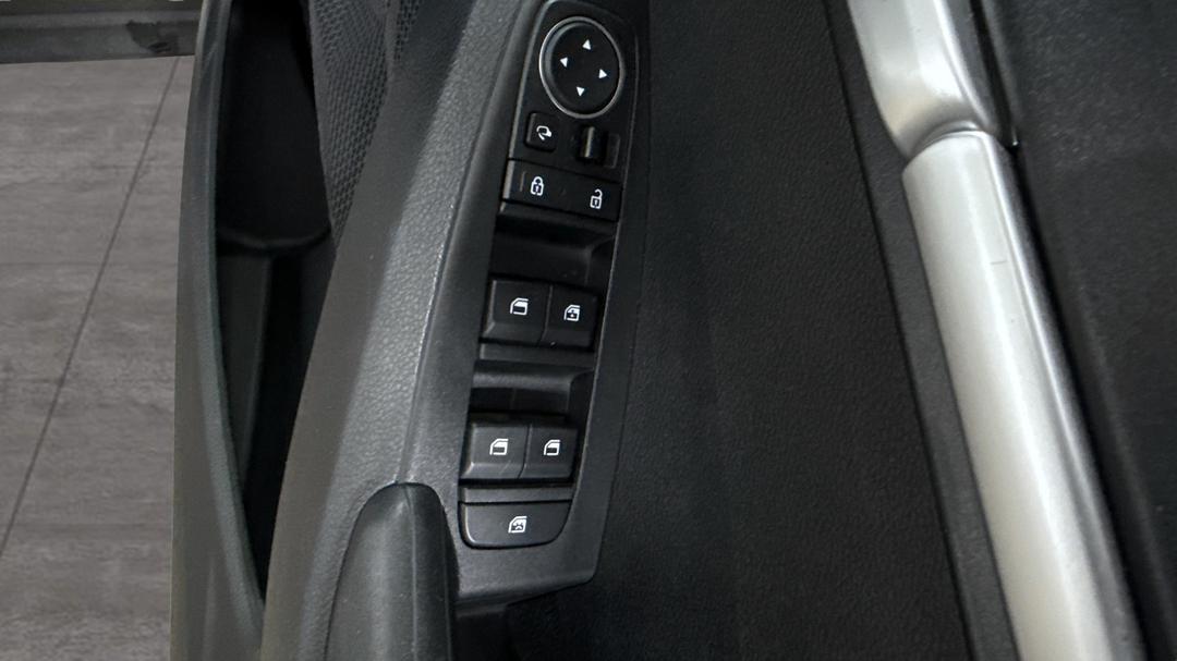 2021 Kia Seltos S (FWD) With Safety Pack, Automatic, 69377 km, Drivers Side Door Panel Controls