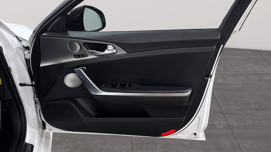 2019 Kia Stinger Gt (black Leather), Automatic, 141621 km, Speaker View