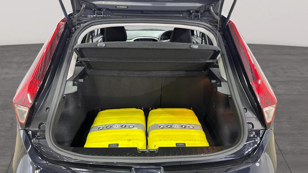 2024 MG Mg3 Auto Core, Automatic, 27666 km, Boot Inside View with Luggage
