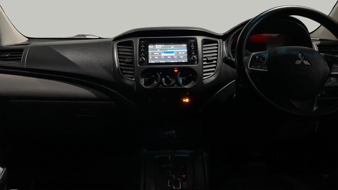 2018 Mitsubishi Triton Glx (4x4), Automatic, 98788 km, Dashboard View