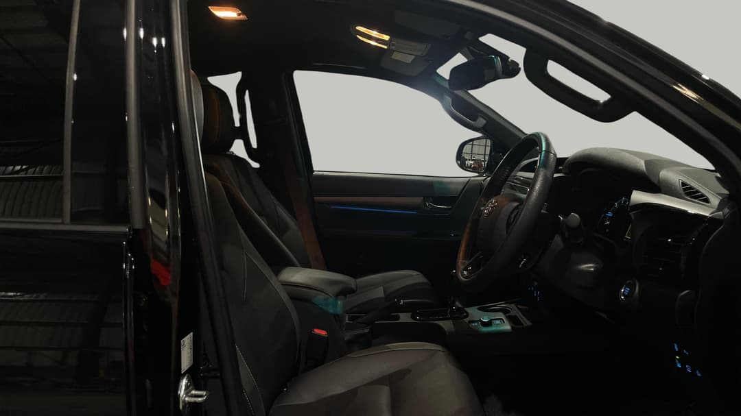 2024 Toyota Hilux Rogue 48v (4x4), Automatic, 9767 km, Right Side Front Door Cabin View