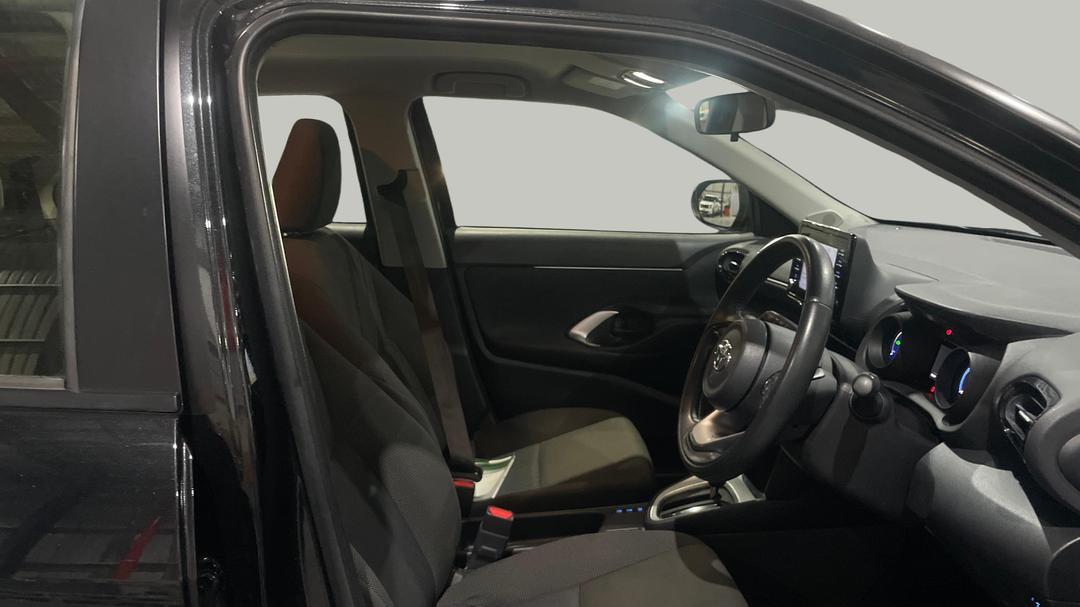 2023 Toyota Yaris Cross Gx Hybrid, Automatic, 53727 km, Right Side Front Door Cabin View