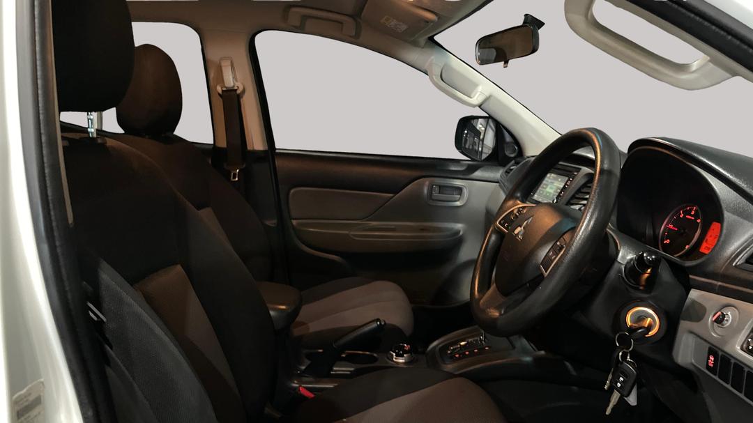 2018 Mitsubishi Triton Glx (4x4), Automatic, 98788 km, Right Side Front Door Cabin View