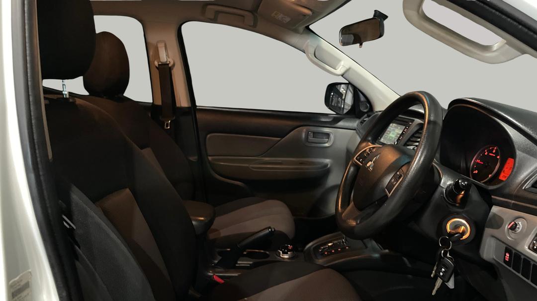 2018 Mitsubishi Triton Glx (4x4), Automatic, 98788 km, Right Side Front Door Cabin View