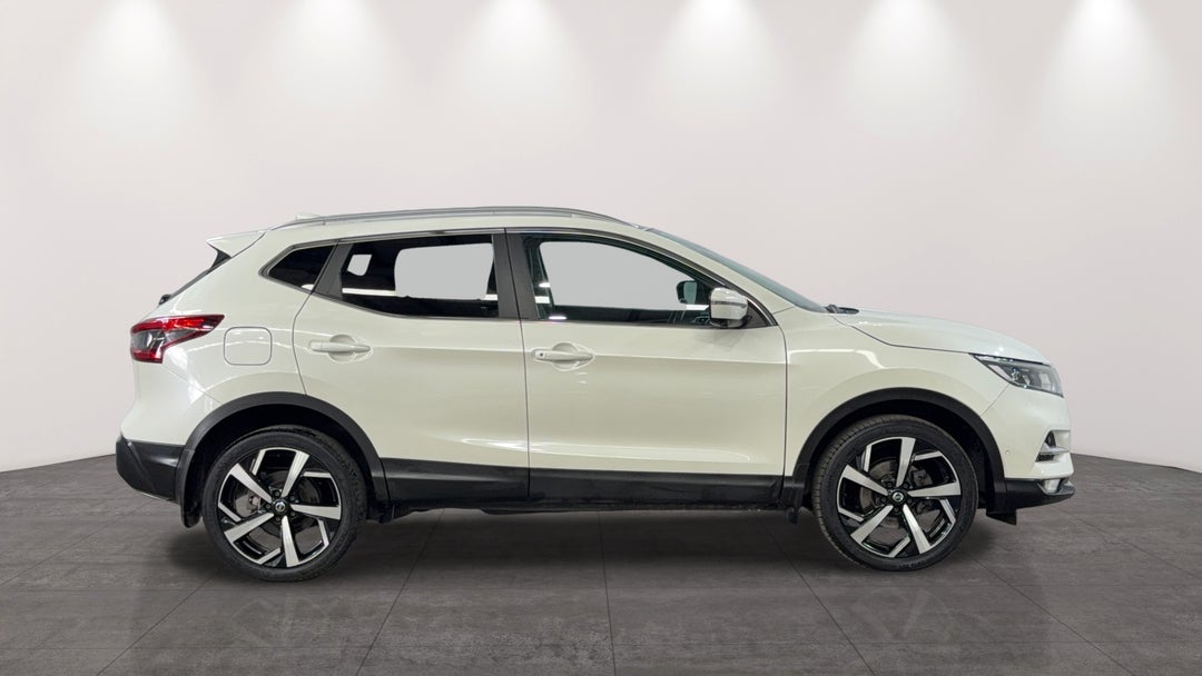 2018 Nissan Qashqai N-tec, Automatic, 109598 km, Right Side View