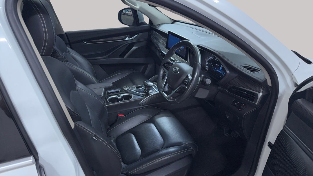 2022 LDV D90 Executive (4WD) D20, Automatic, 50396 km, Right Side Front Door Cabin View