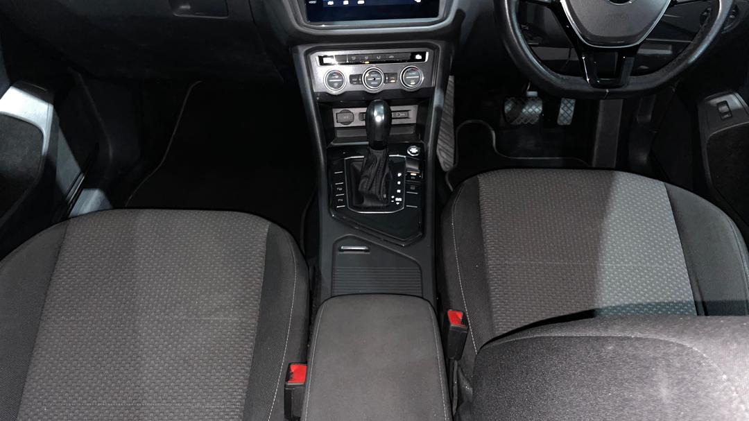 2019 Volkswagen Tiguan Allspace 110 Tsi Comfortline, Automatic, 83390 km, Center Console