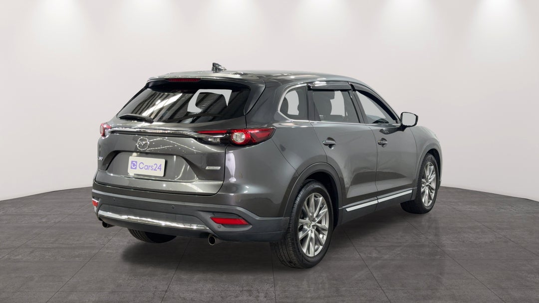 Right Back Diagonal (45- Degree) View