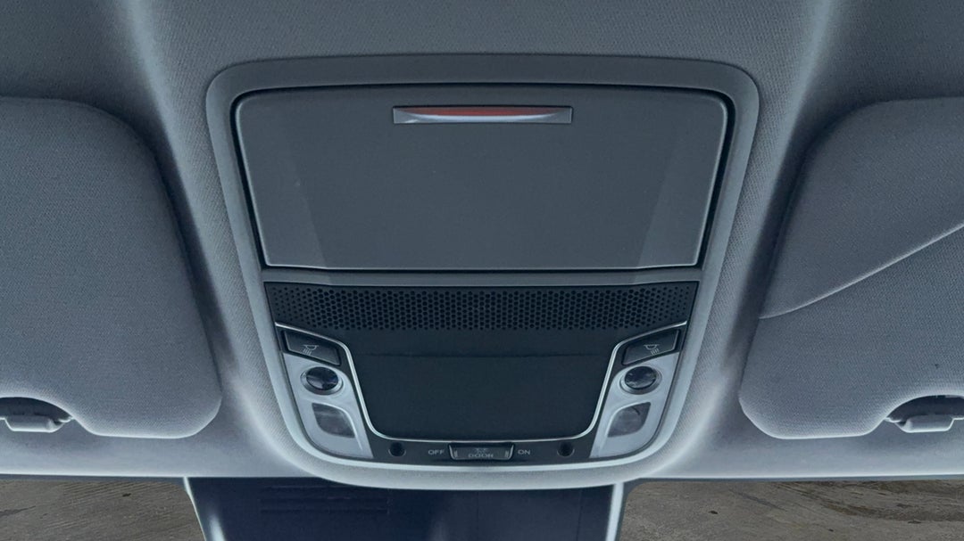 On-Roof Controls/Sunglass holder