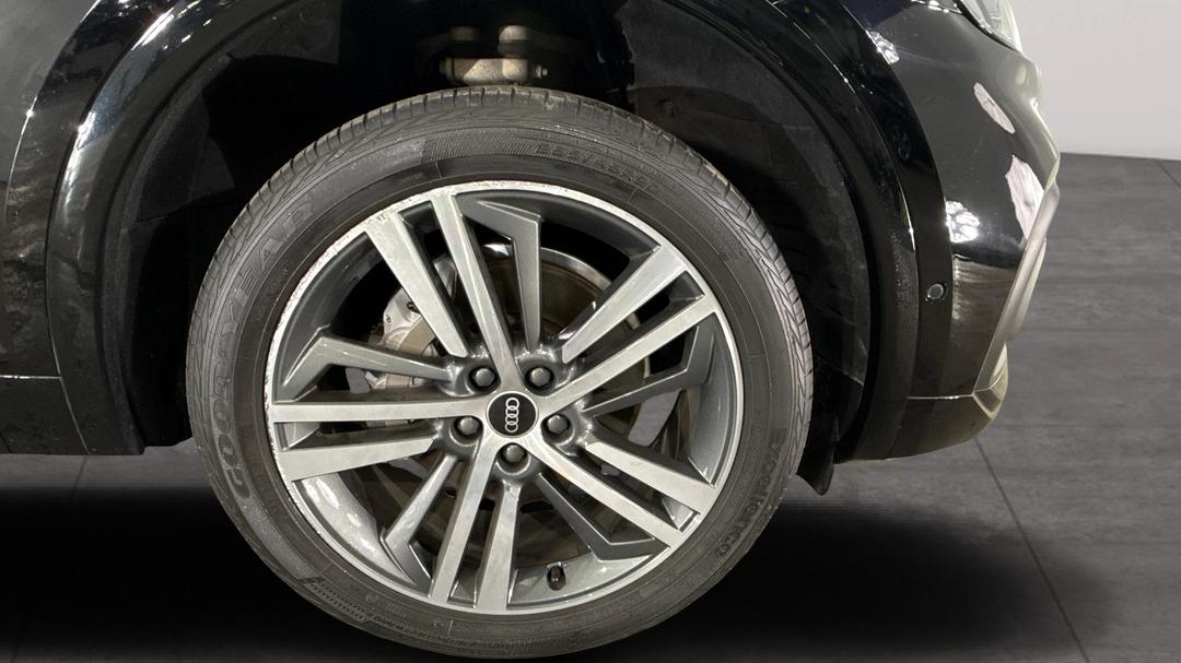 2021 Audi Q5 45 Tfsi Quattro Sport Mhev, Automatic, 71642 km, Right Front Wheel