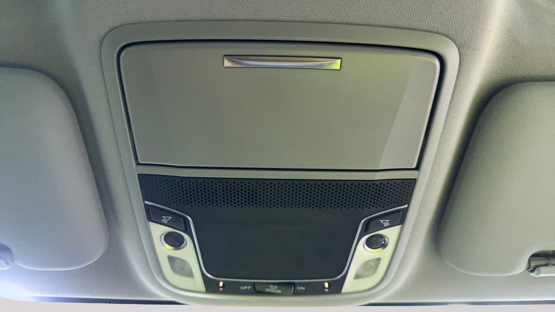 On-Roof Controls/Sunglass holder