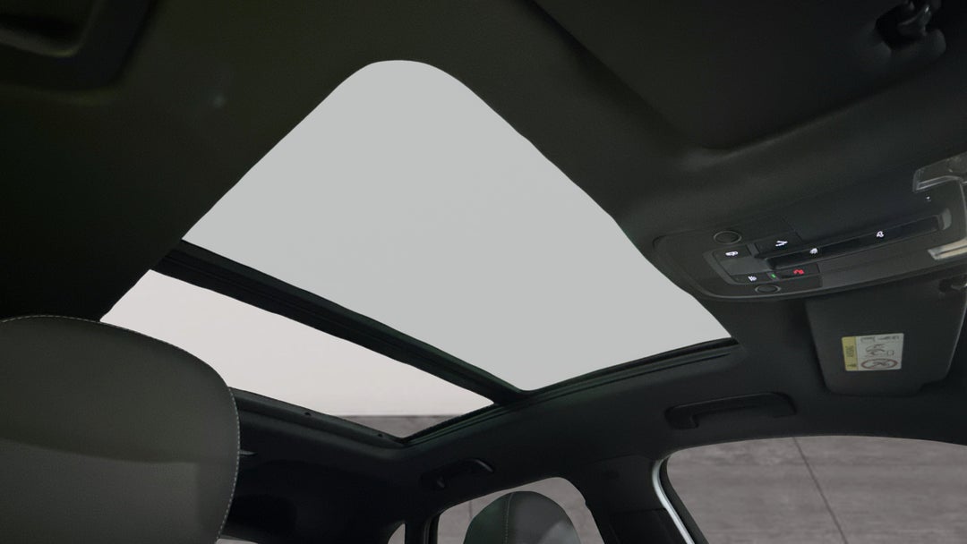 2025 Audi Q3 40 Tfsi Quattro S Line, Automatic, 10429 km, Interior Sunroof/Moonroof