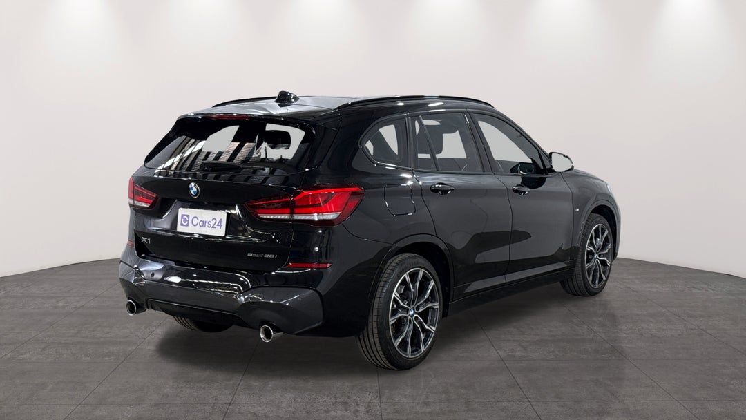 2022 BMW X1 sDrive 20i, Automatic, 38397 km, Right Back Diagonal (45- Degree) View