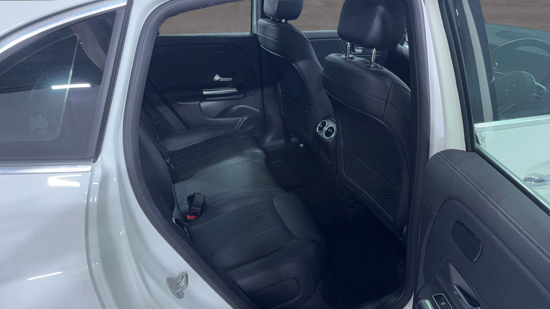 2021 Mercedes-benz GLA 200, Automatic, 35636 km, Right Side Rear Door Cabin View