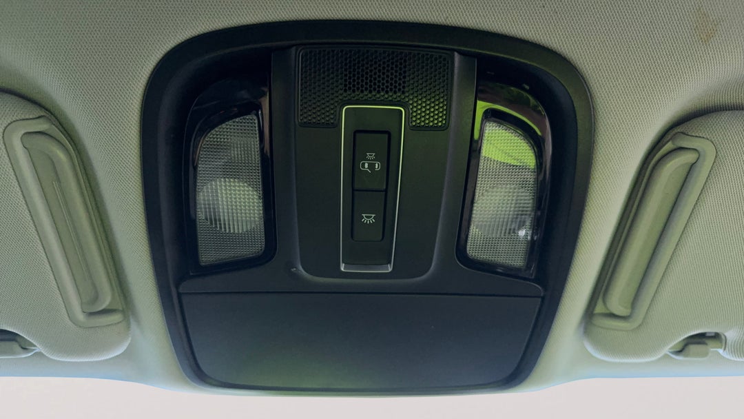 On-Roof Controls/Sunglass holder