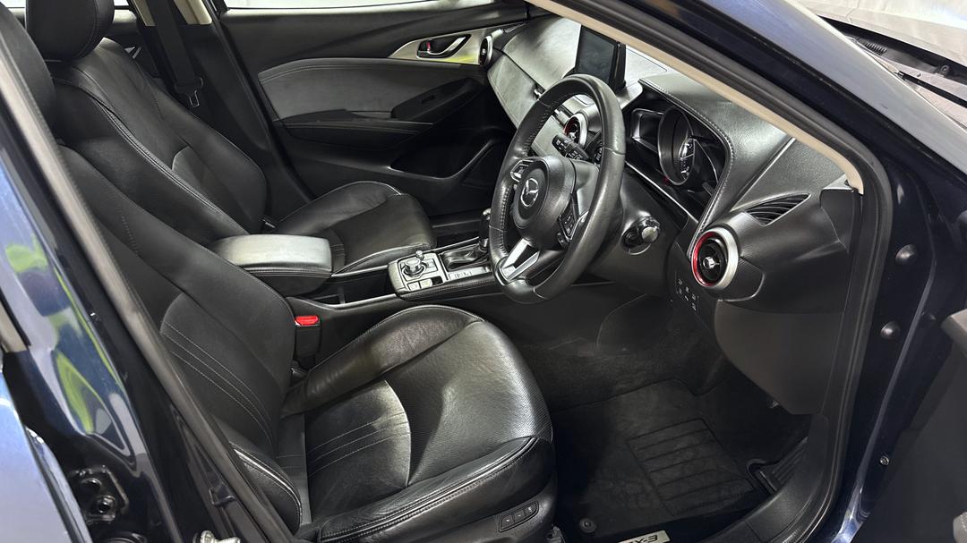 2020 Mazda CX-3 Akari (AWD), Automatic, 37198 km, Right Side Front Door Cabin View