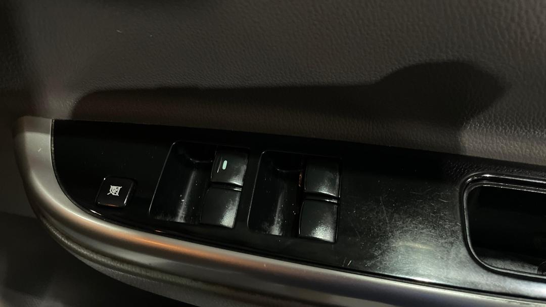 2018 Mitsubishi Triton Gls (4x4) Sports Edt, Manual, 111209 km, Drivers Side Door Panel Controls