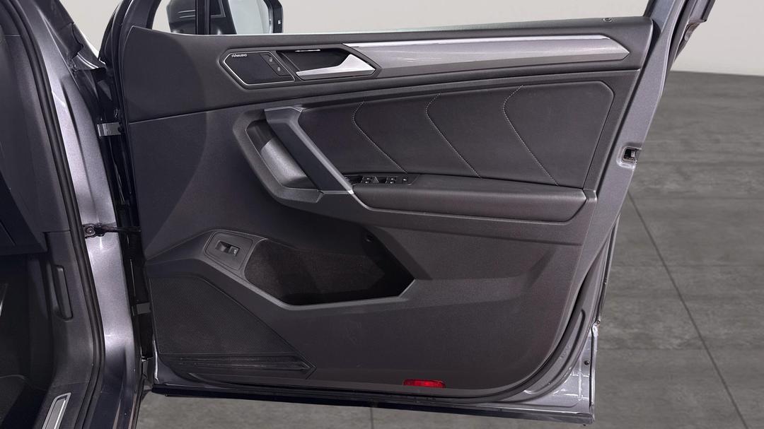 2018 Volkswagen Tiguan Allspace 162 Tsi Highline, Automatic, 148451 km, Speaker View