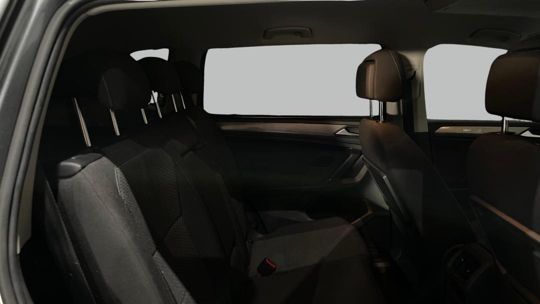 2019 Volkswagen Tiguan Allspace 110 Tsi Comfortline, Automatic, 83390 km, Right Side Rear Door Cabin View