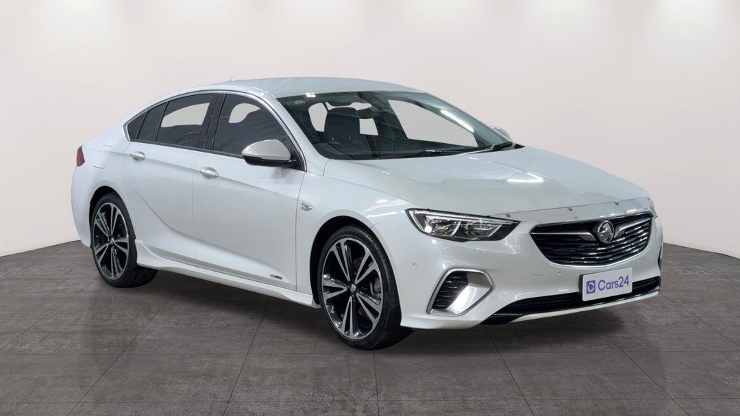 2018 Holden Commodore Rs-v, Automatic, 77855 km, Right Front Diagonal (45- Degree) View