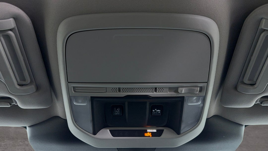 On-Roof Controls/Sunglass holder