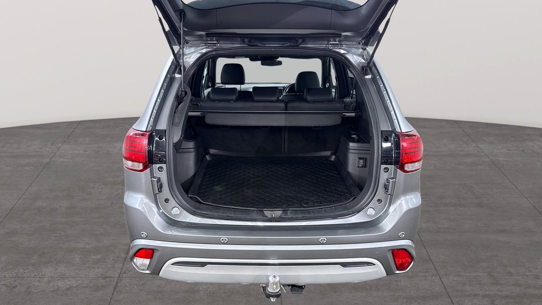 2020 Mitsubishi Outlander Phev Exceed 5 Seat (AWD), Automatic, 84513 km, Boot Inside View