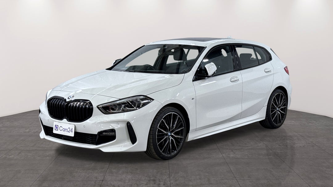 2023 BMW 1 18i M Sport, Automatic, 22449 km, Left Front Diagonal (45- Degree) View