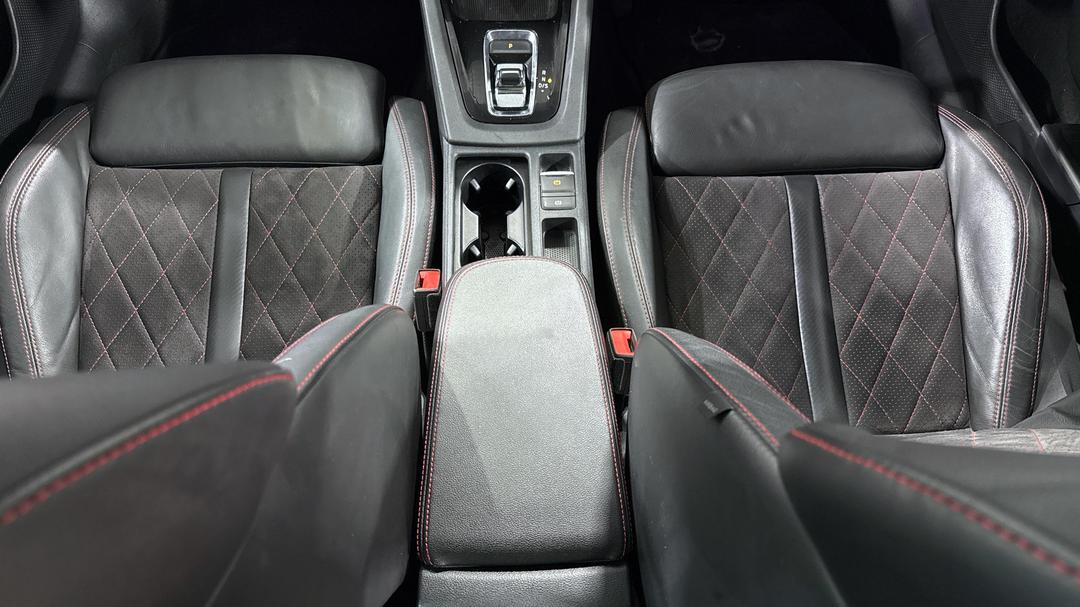 2020 SKODA Octavia Rs, Automatic, 114808 km, Center Console
