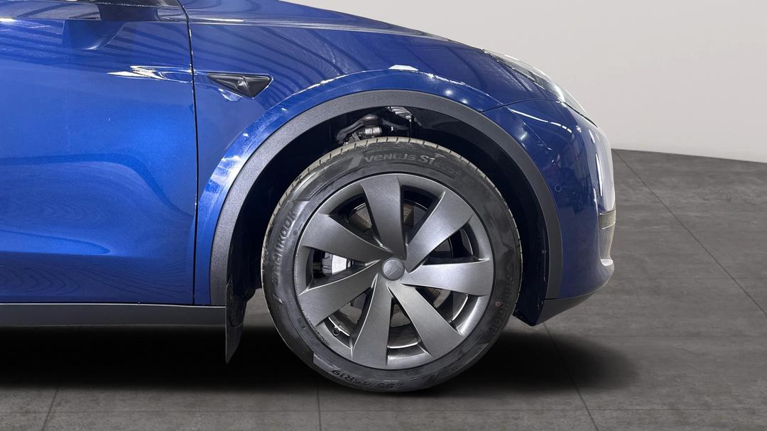 2023 Tesla Model Y Rear-wheel Drive, Automatic, 21248 km, Right Front Wheel