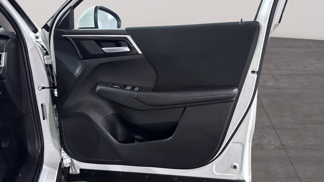 2023 Mitsubishi Outlander Es 7 Seat (2WD), Automatic, 52062 km, Speaker View