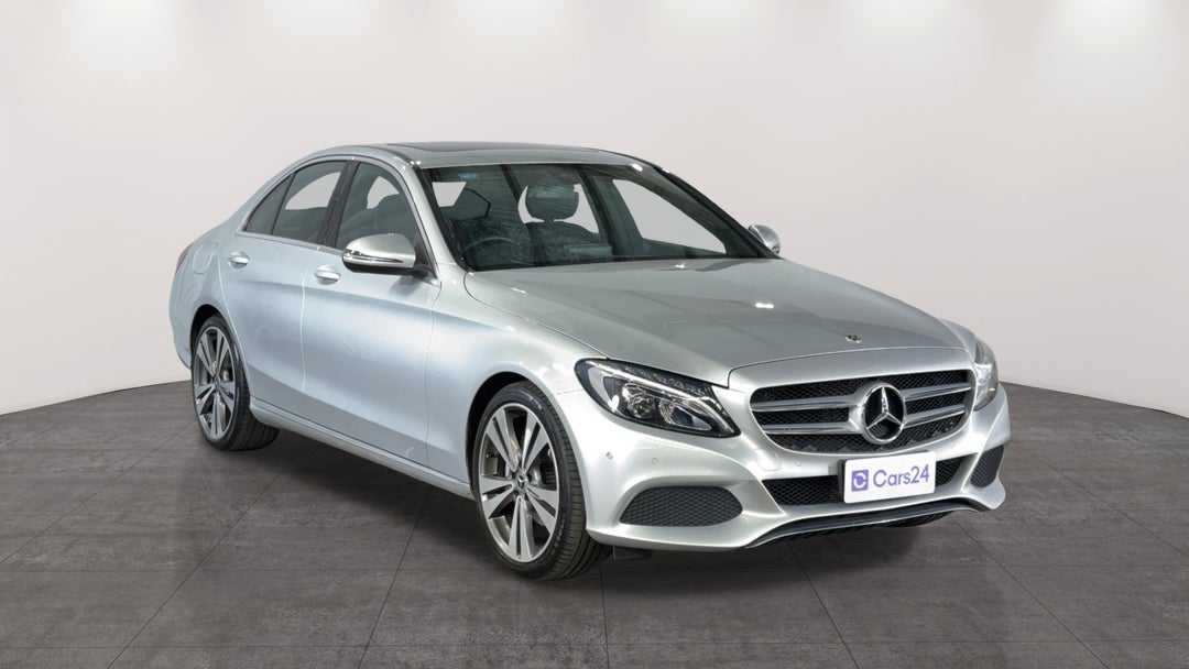 Right Front Diagonal (45- Degree) View